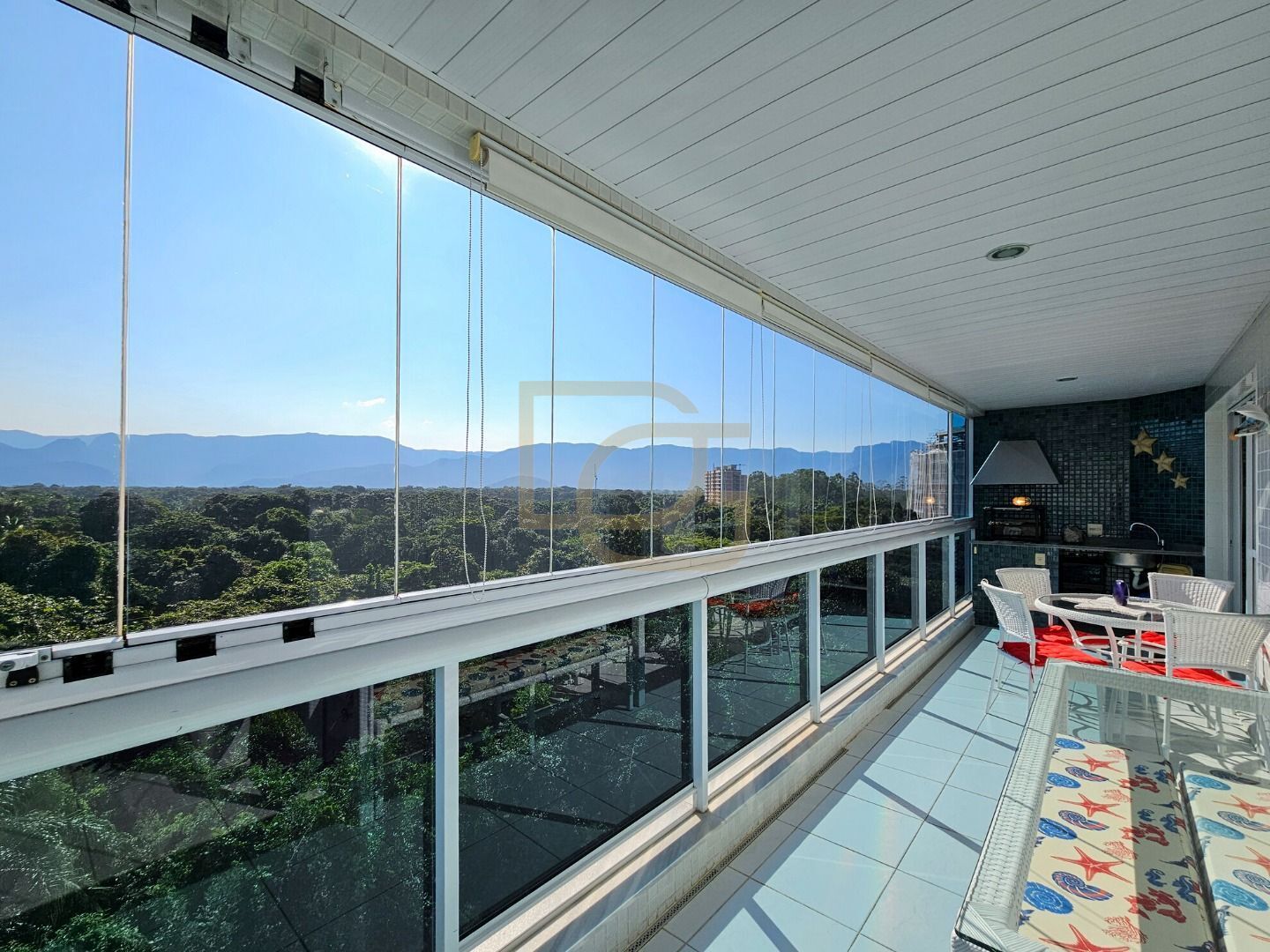 Apartamento à venda com 3 quartos, 98m² - Foto 1
