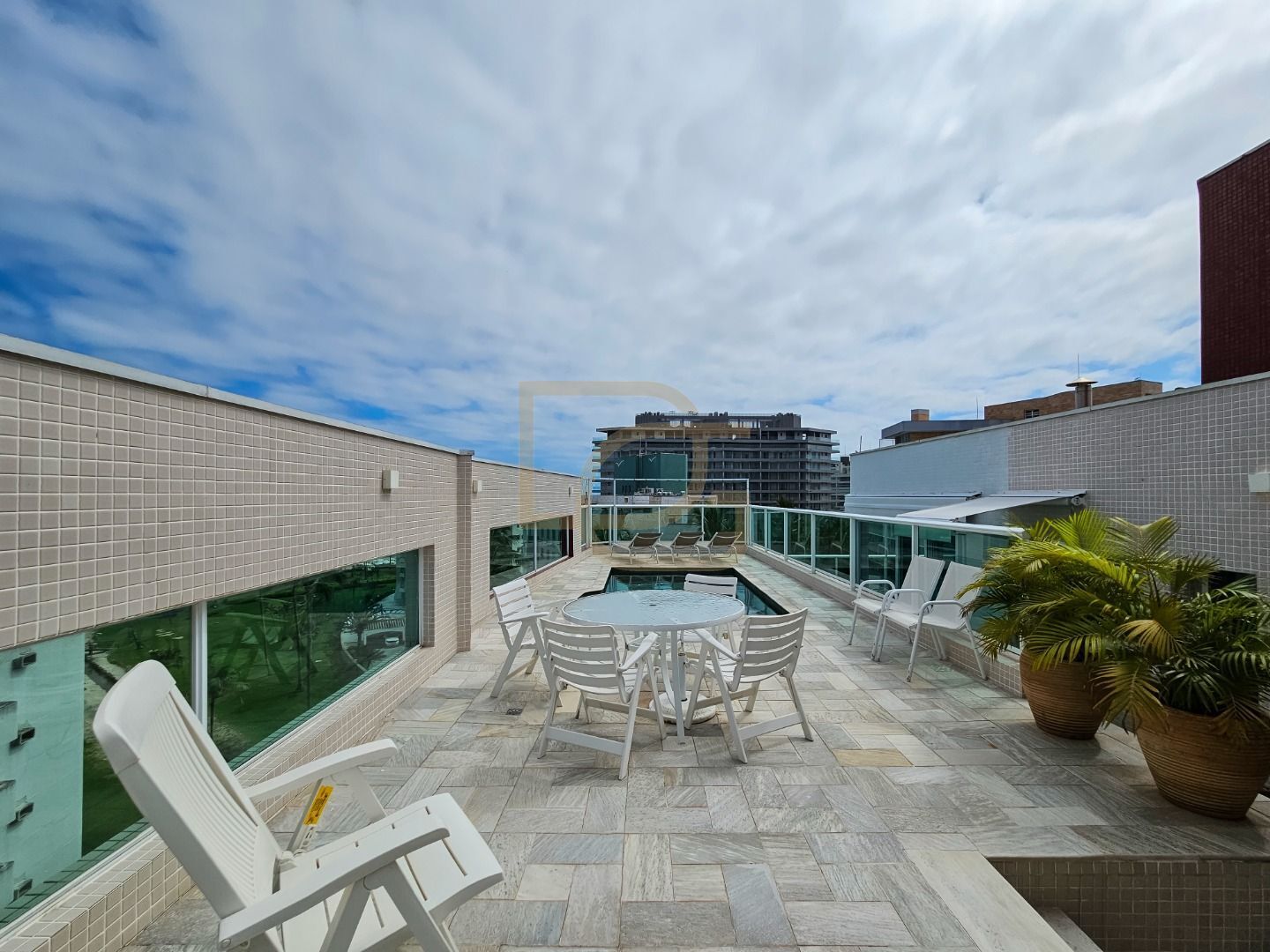 Cobertura à venda com 4 quartos, 330m² - Foto 4