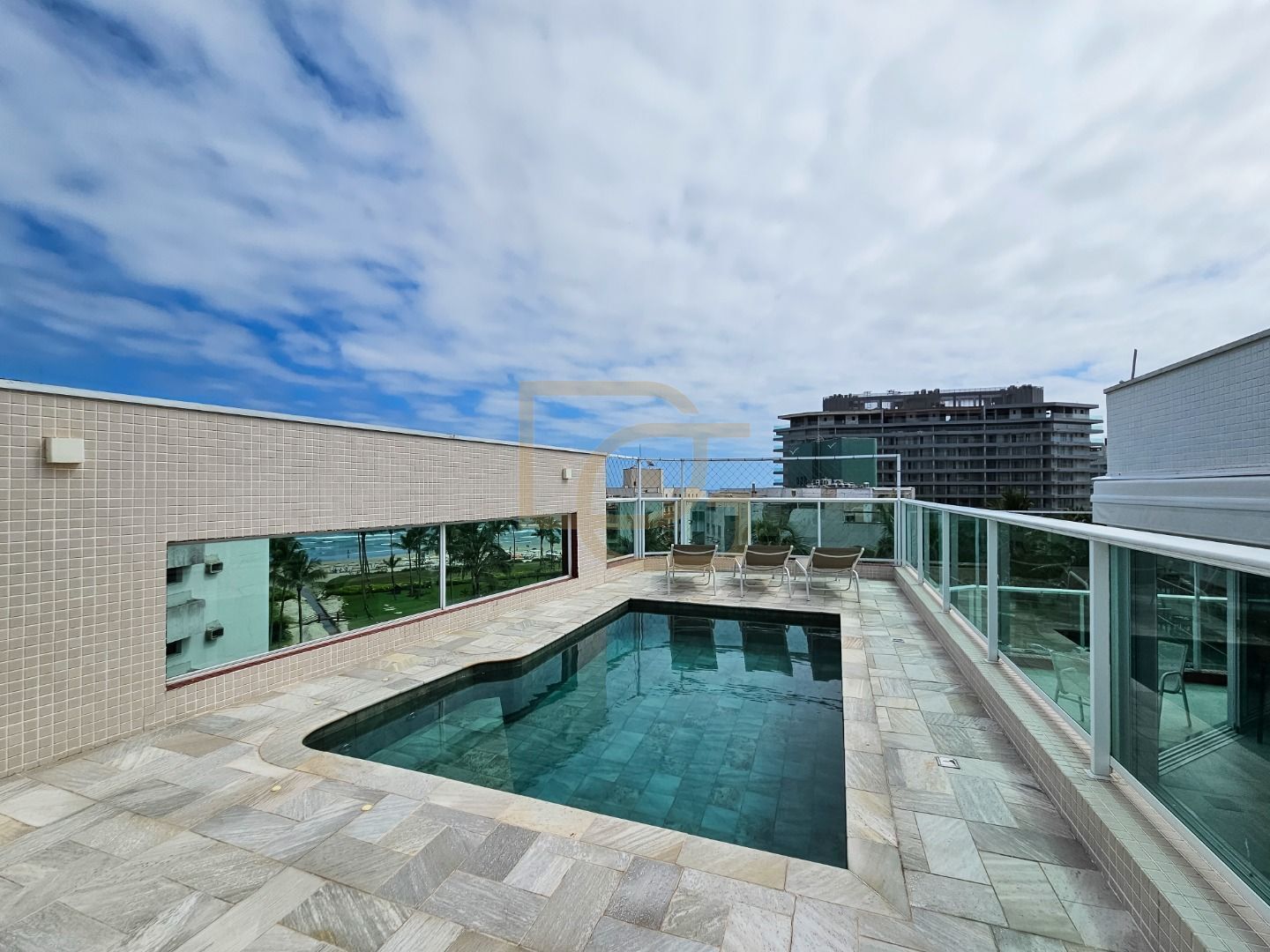 Cobertura à venda com 4 quartos, 330m² - Foto 2