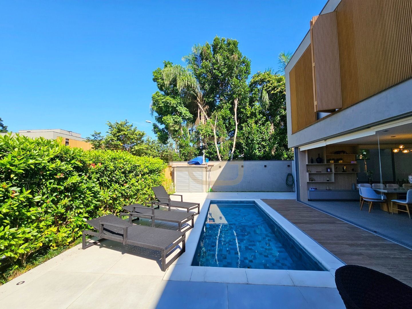 Casa à venda com 4 quartos, 413m² - Foto 2