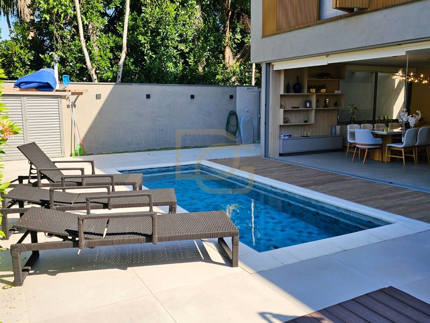 Casa à venda com 4 quartos, 413m² - Foto 4