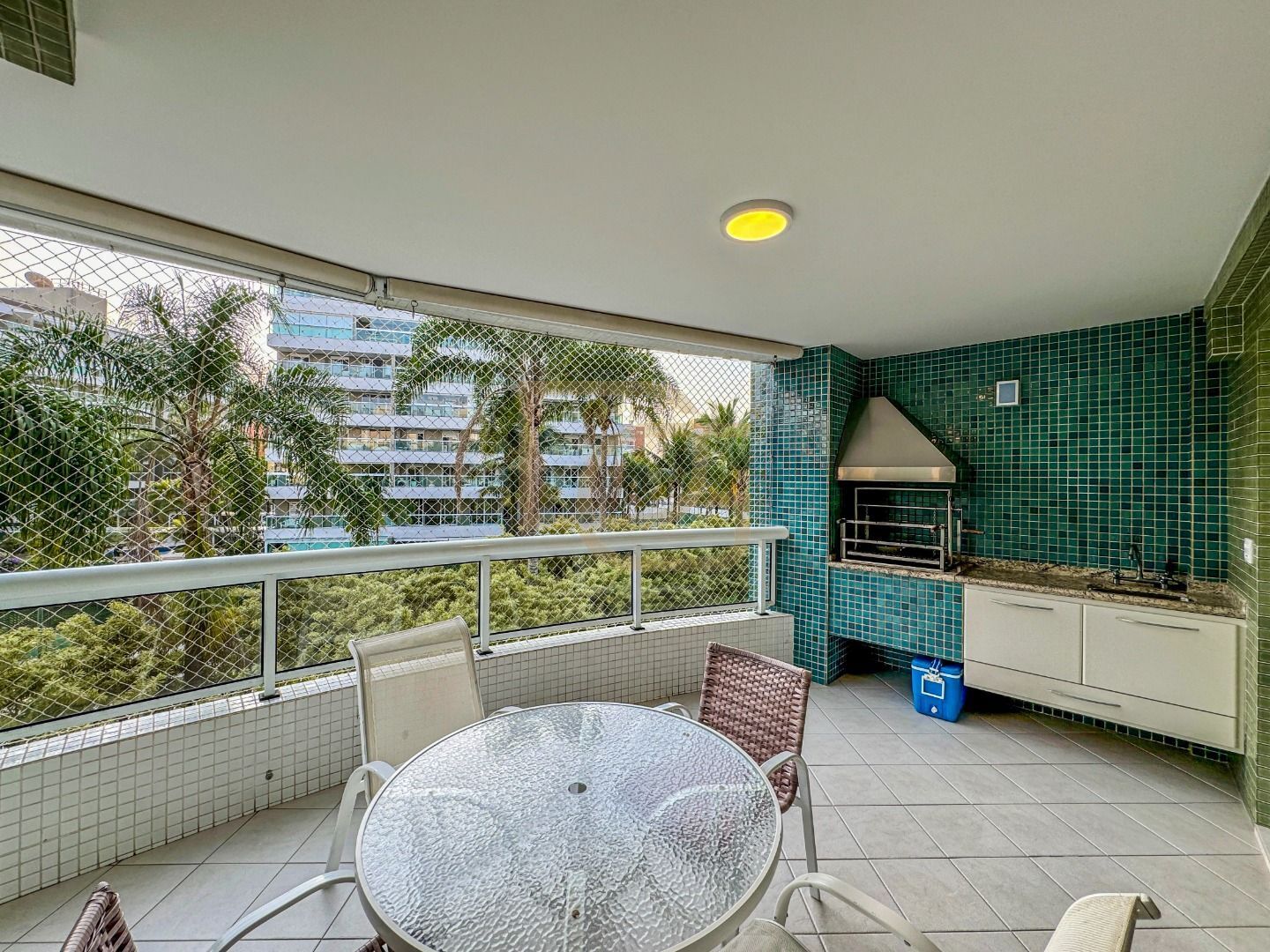 Apartamento à venda com 2 quartos, 85m² - Foto 2