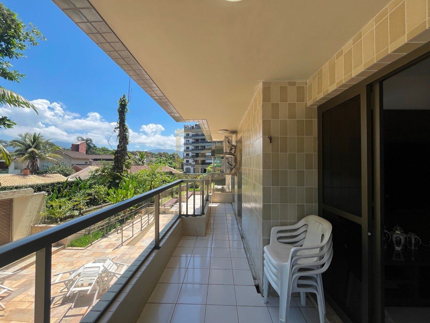 Apartamento à venda com 2 quartos, 85m² - Foto 2