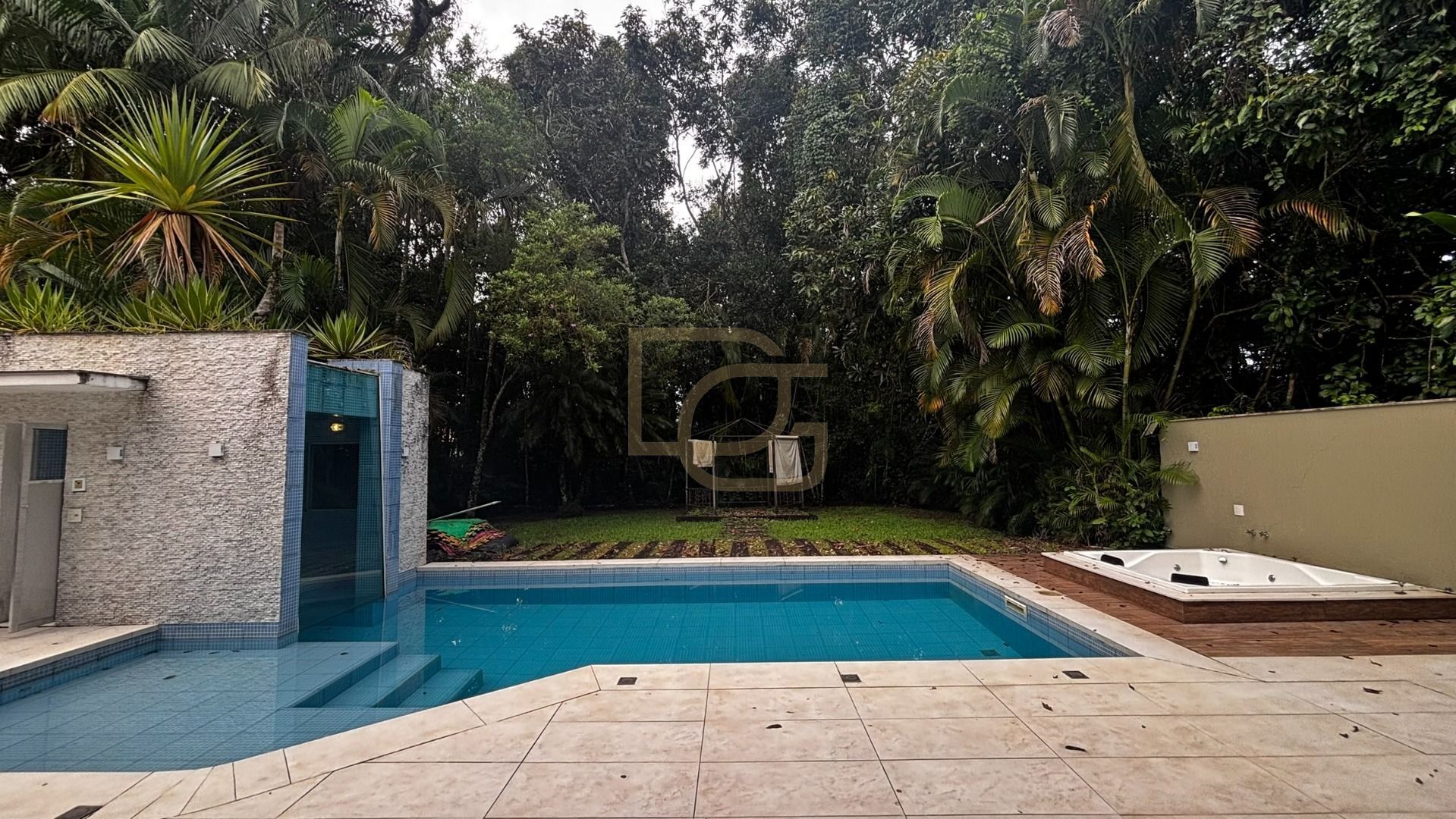 Casa, 6 quartos, 615 m² - Foto 1