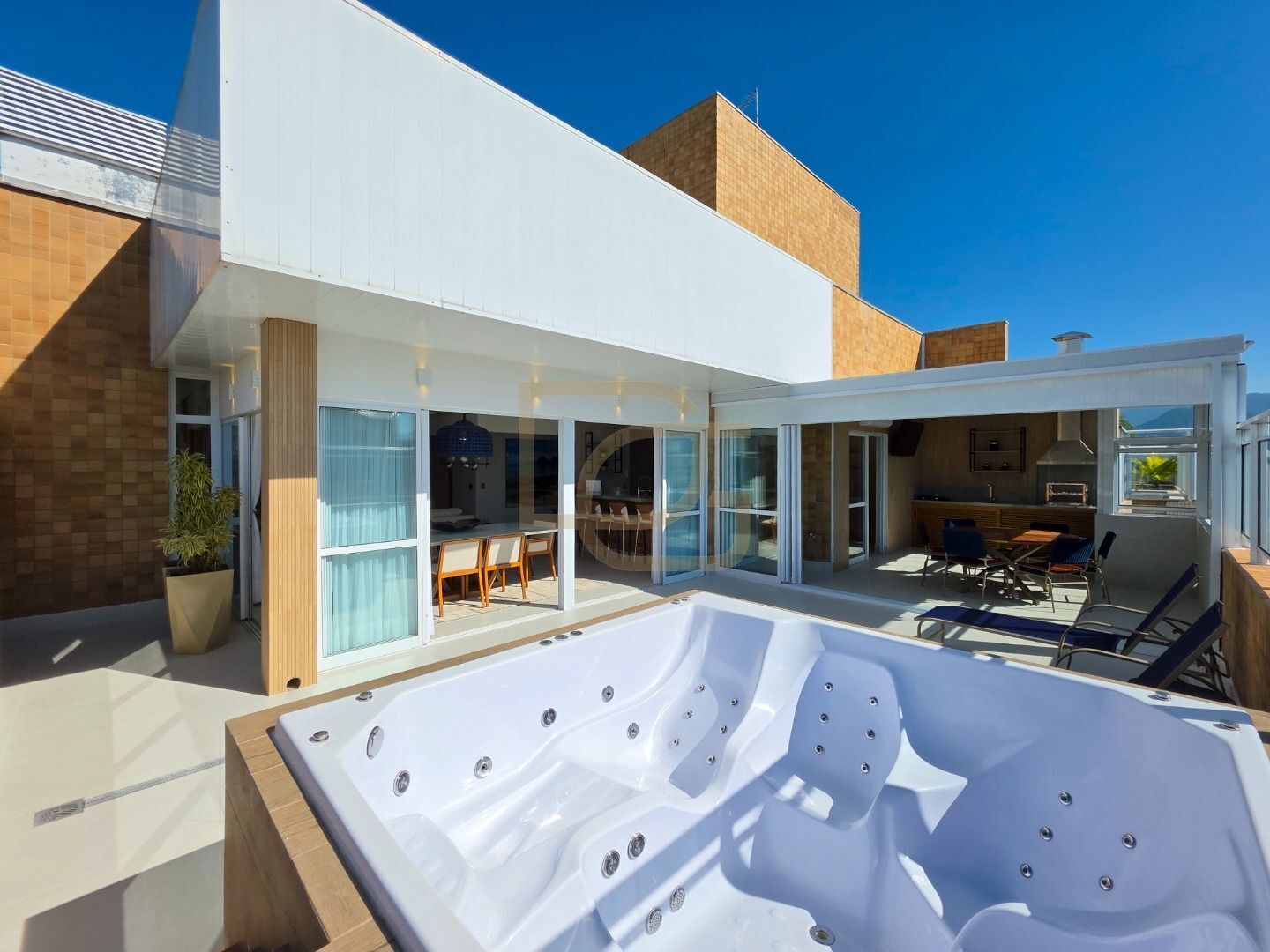 Cobertura, 4 quartos, 216 m² - Foto 4
