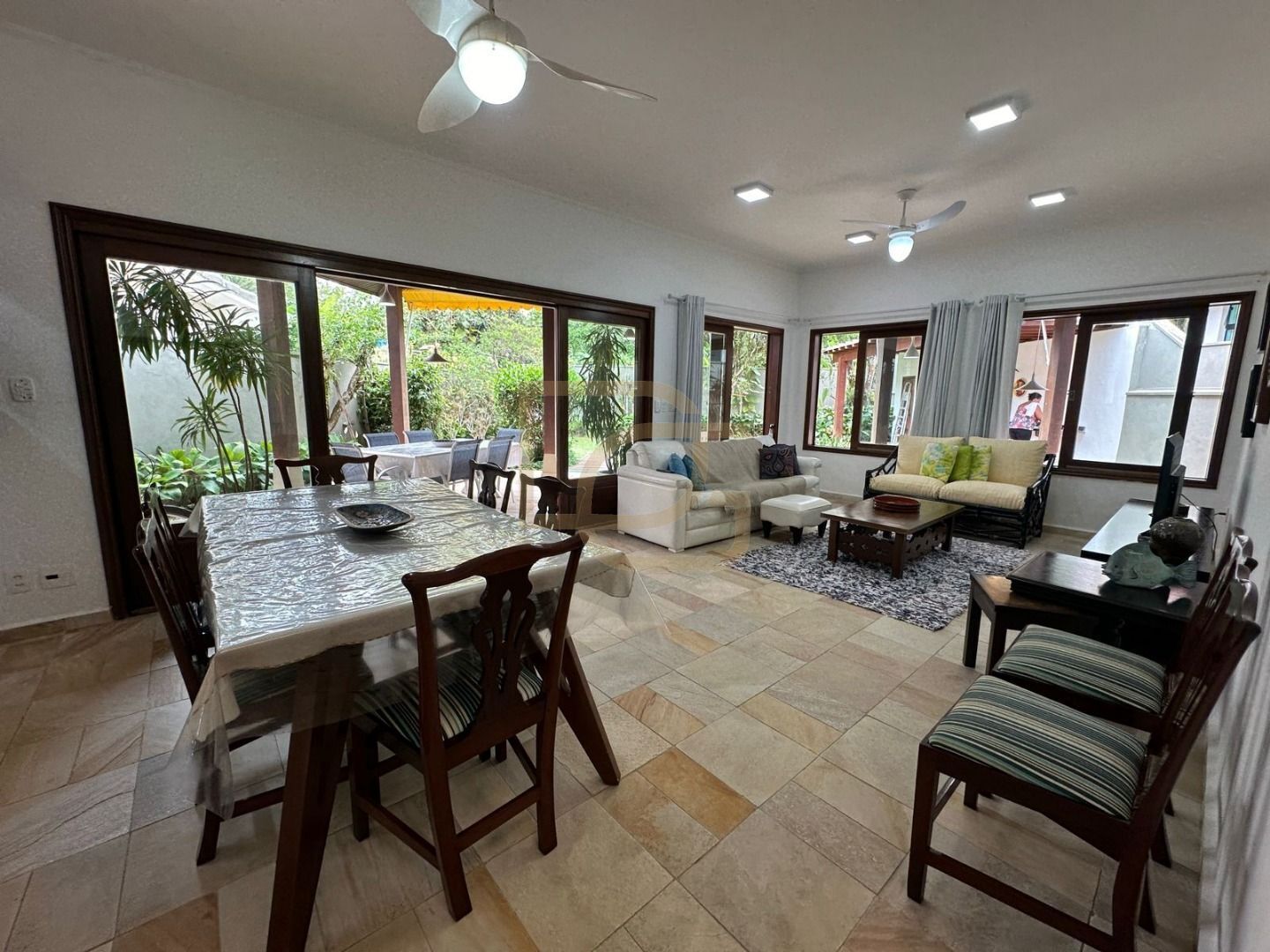 Casa, 3 quartos, 240 m² - Foto 17