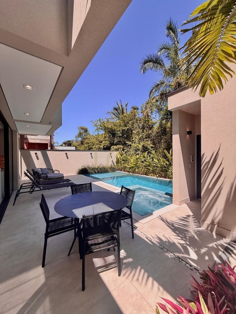 Casa, 6 quartos, 315 m² - Foto 4