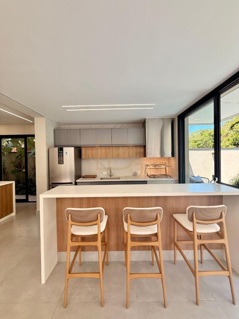 Casa, 6 quartos, 315 m² - Foto 8