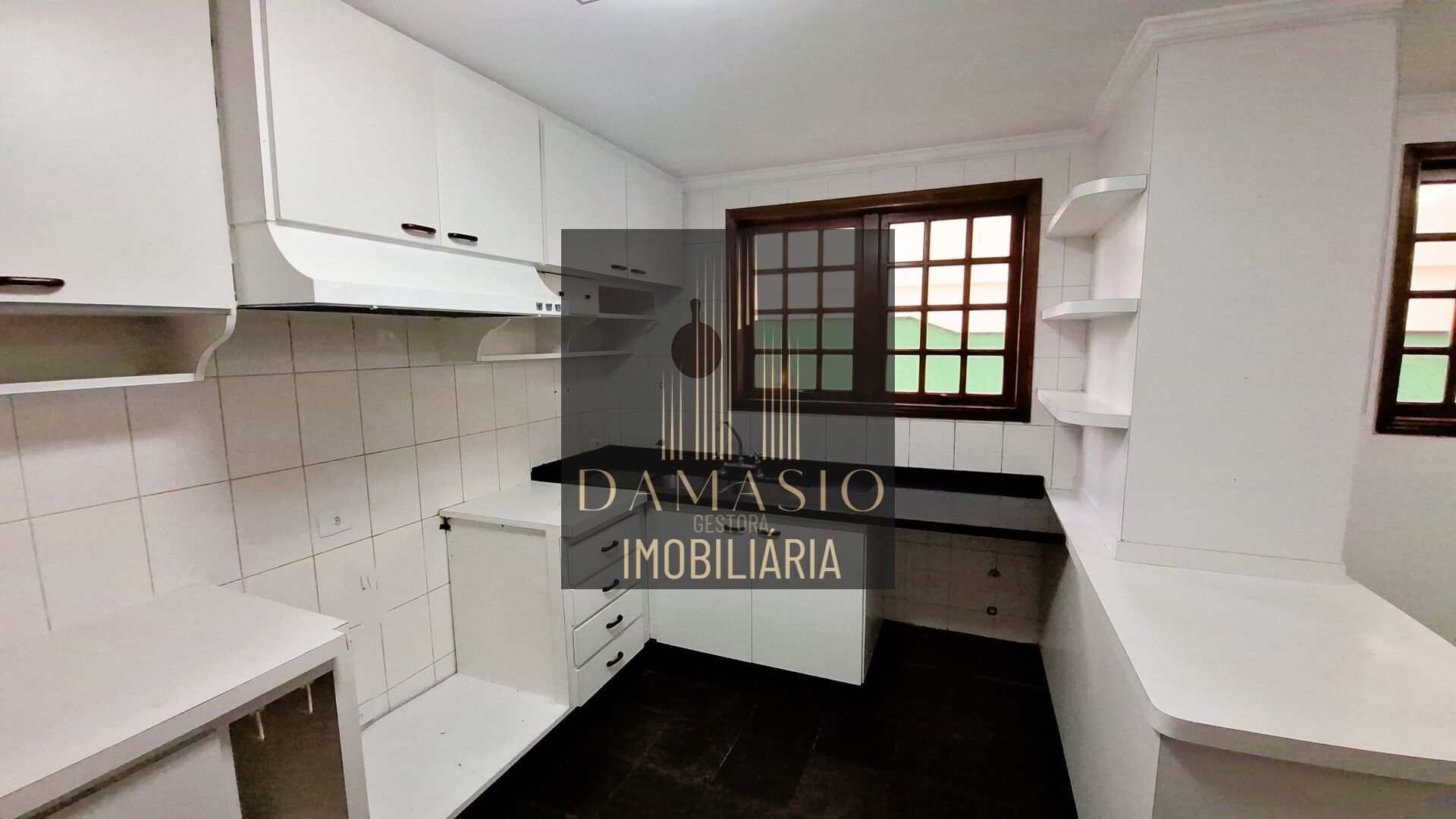 Casa para alugar com 2 quartos, 237m² - Foto 11