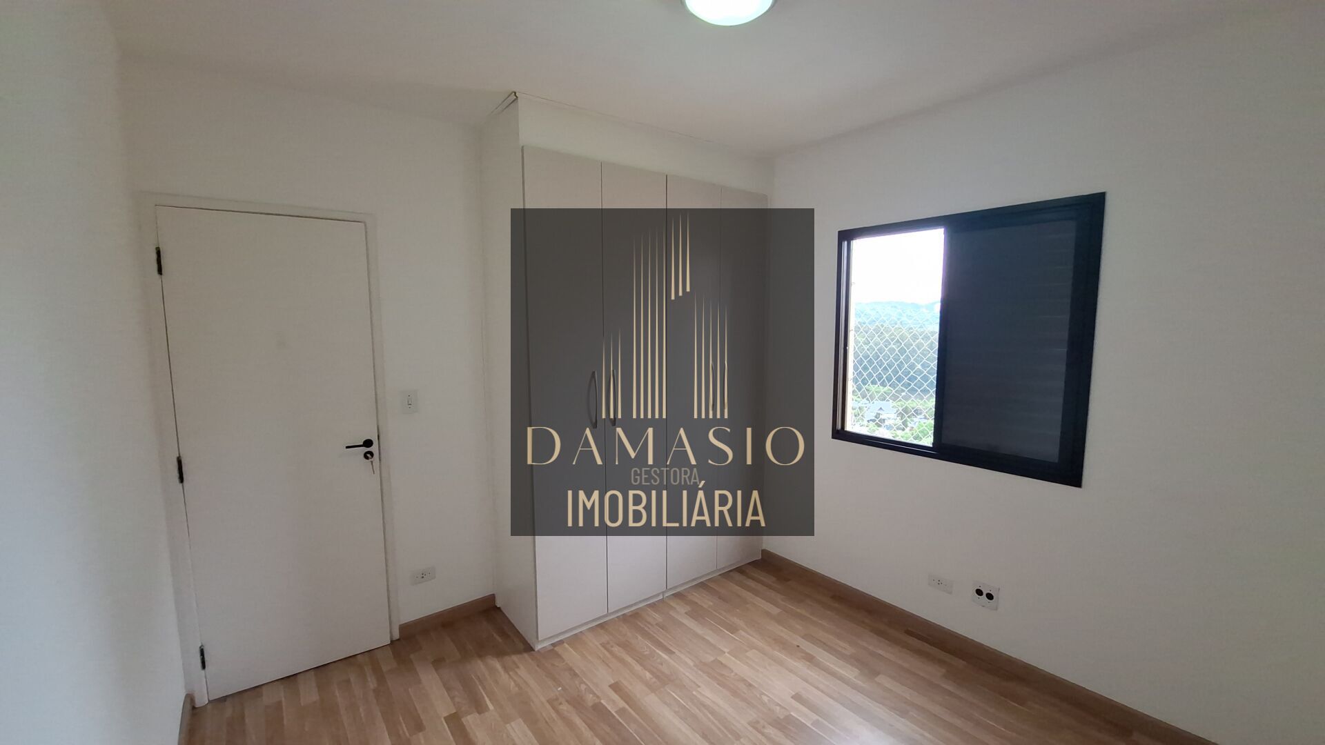 Apartamento para alugar com 2 quartos, 83m² - Foto 2