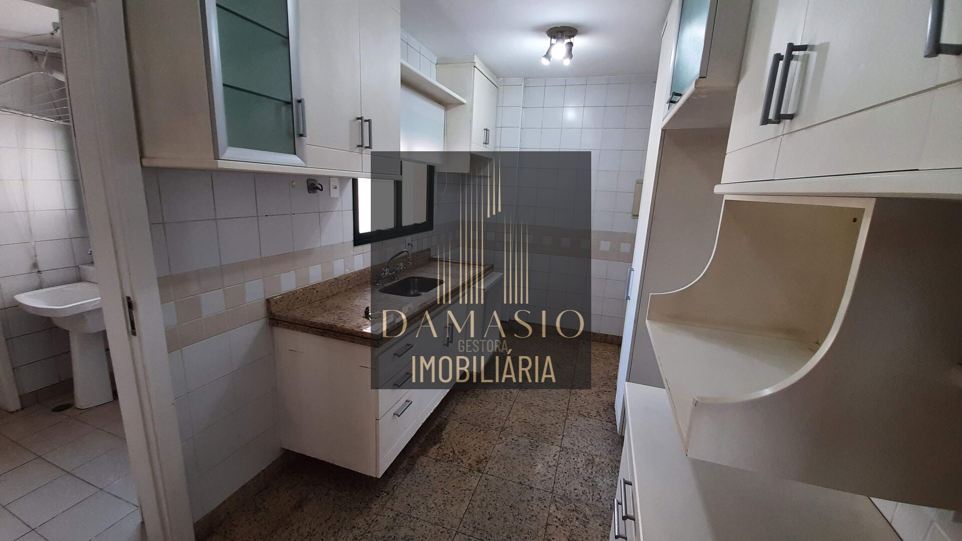 Apartamento para alugar com 2 quartos, 98m² - Foto 2