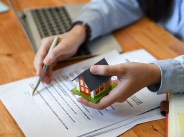 Simplifique a Compra e Venda de imóveis com a Meu Lugar Real. Cuidamos de toda a documentação necessária.