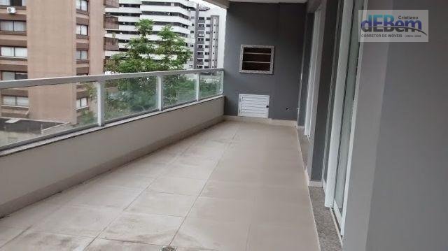 Apartamento à venda com 4 quartos, 209m² - Foto 6