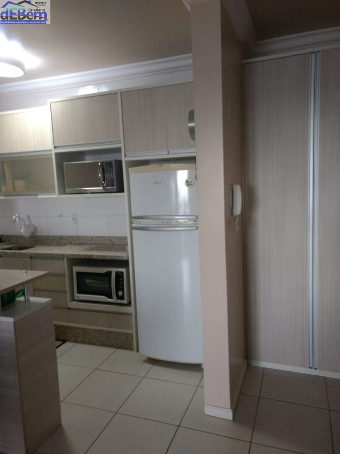 Apartamento à venda com 3 quartos, 84m² - Foto 2