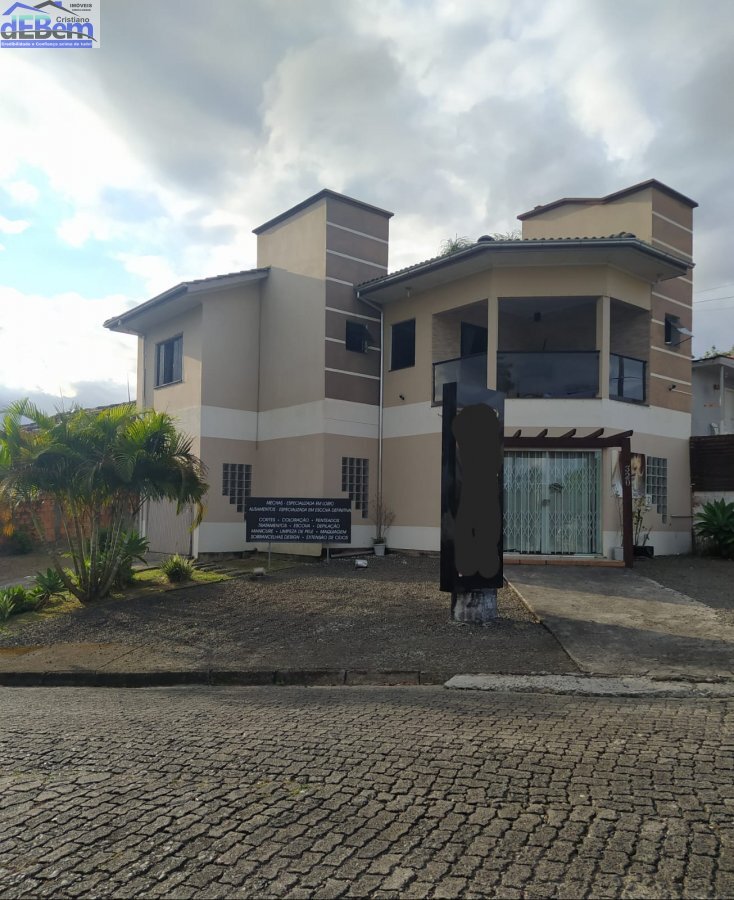 Casa à venda com 3 quartos, 160m² - Foto 1