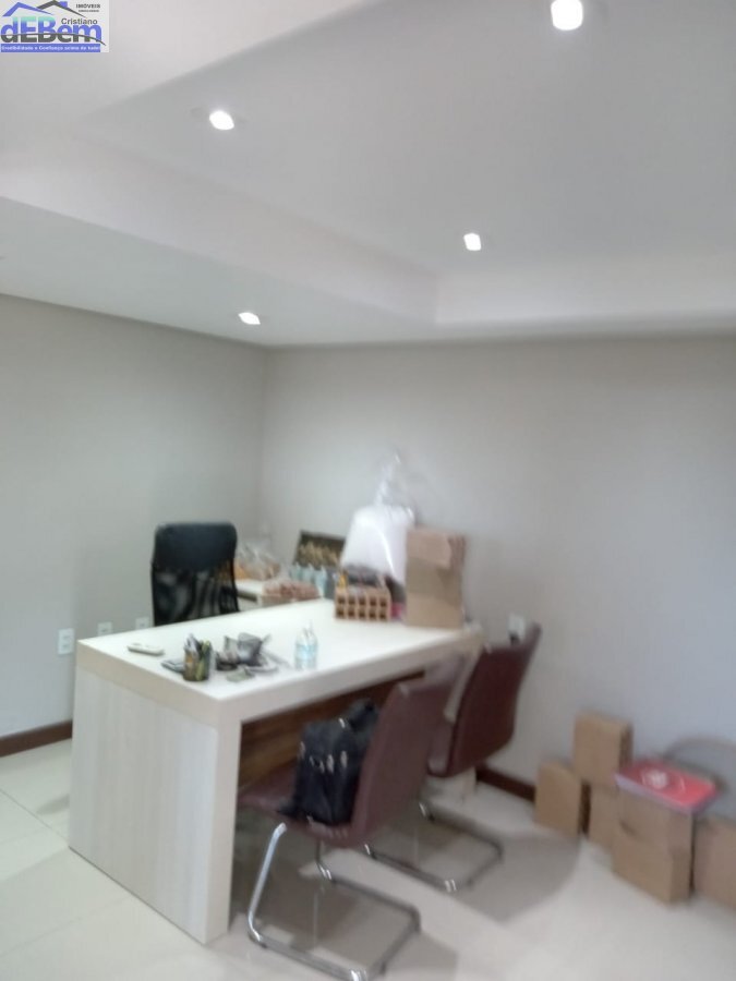 Casa à venda com 3 quartos, 200m² - Foto 2