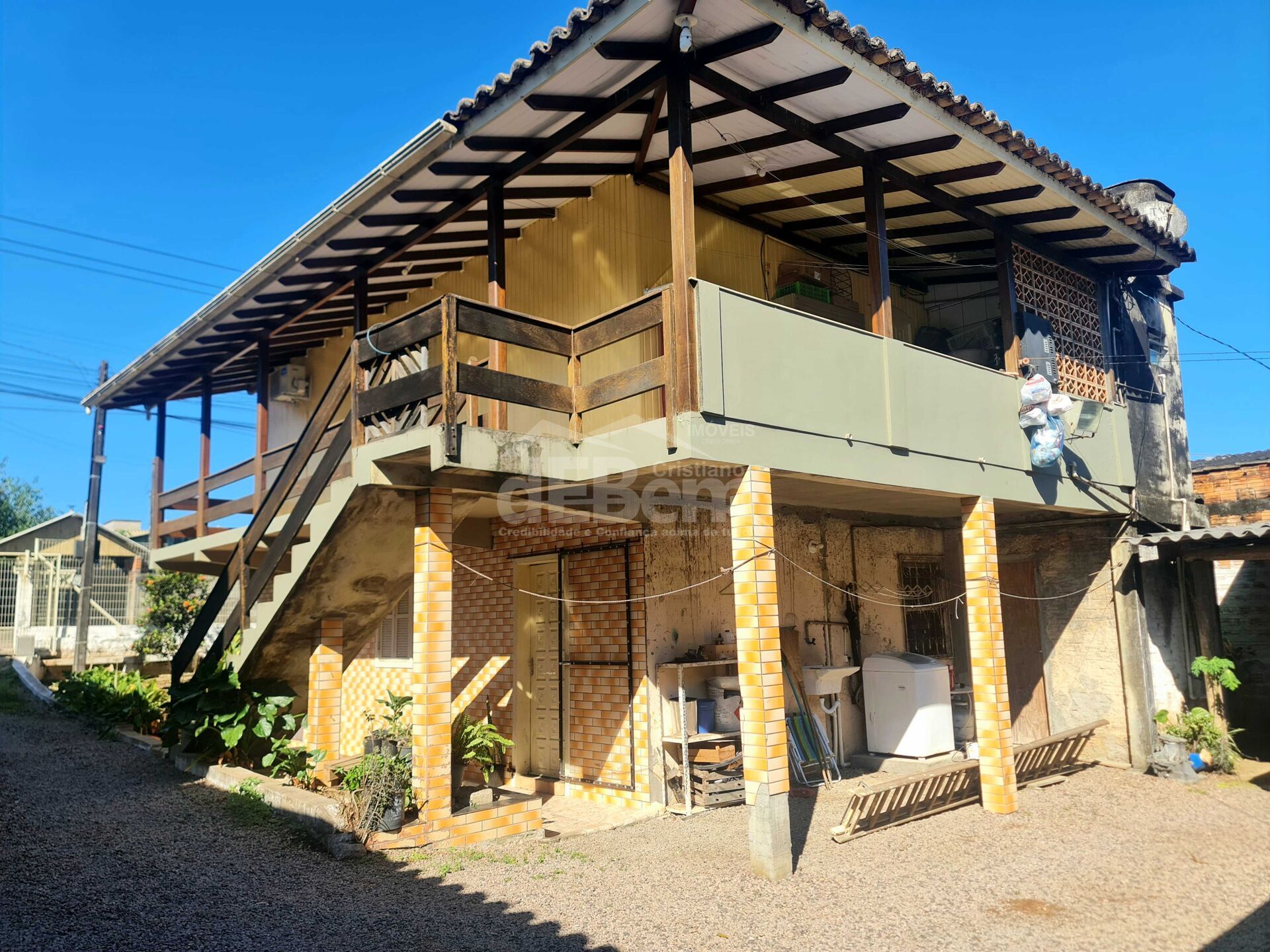 Casa à venda com 5 quartos, 200m² - Foto 2