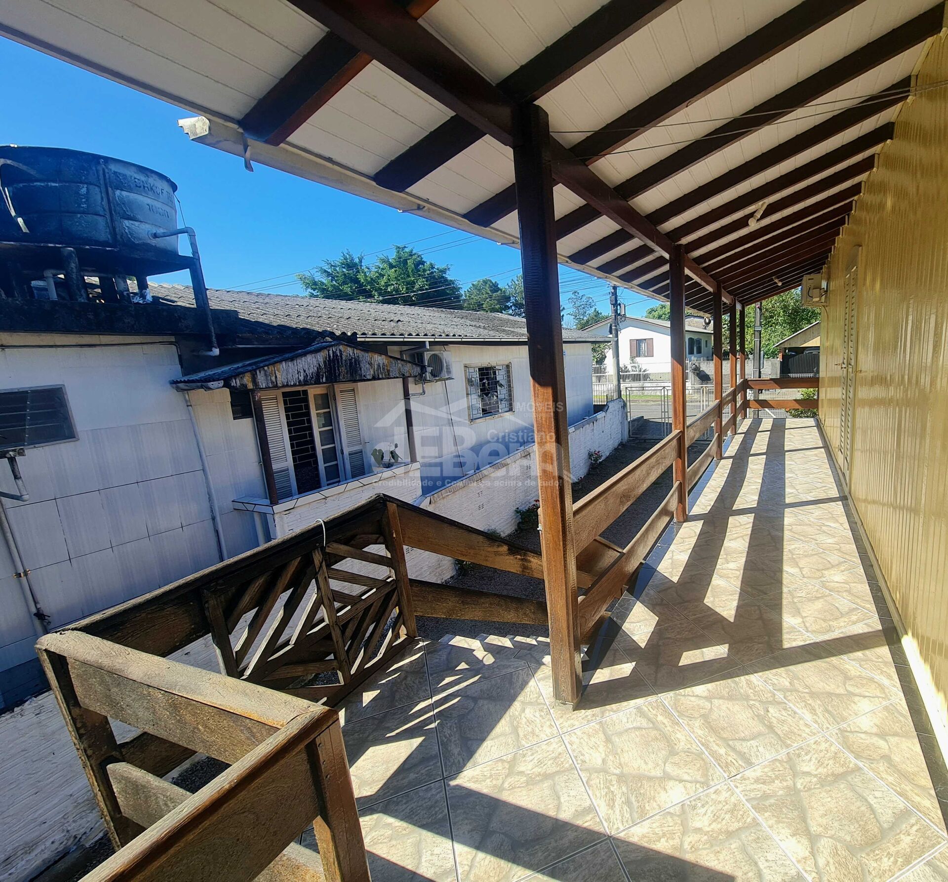 Casa à venda com 5 quartos, 200m² - Foto 3