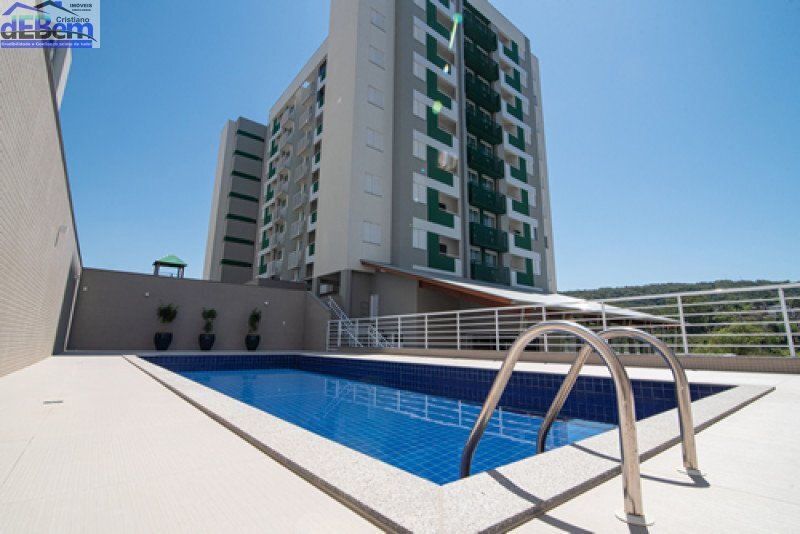 Apartamento à venda com 2 quartos, 68m² - Foto 1