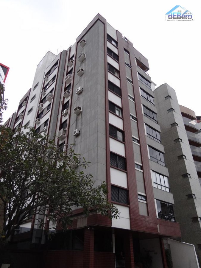 Apartamento à venda com 3 quartos, 185m² - Foto 2
