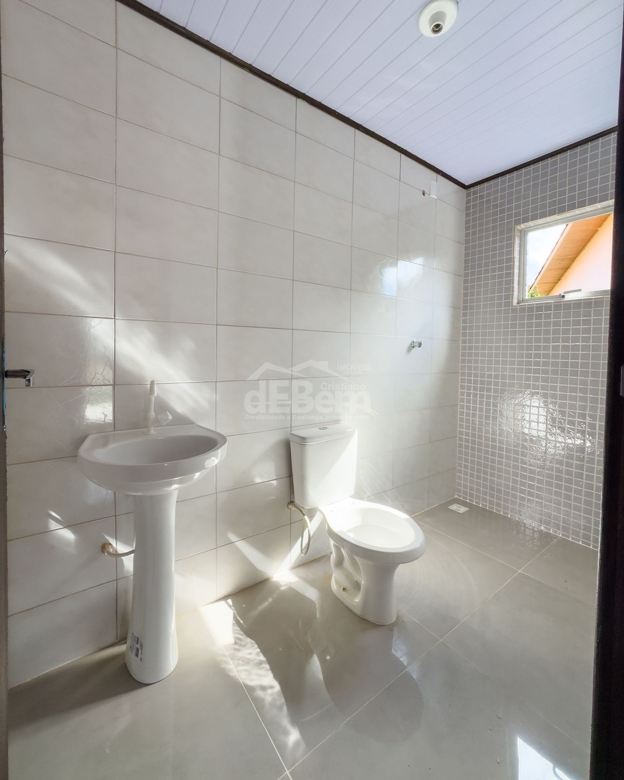 Casa à venda com 3 quartos, 340m² - Foto 9