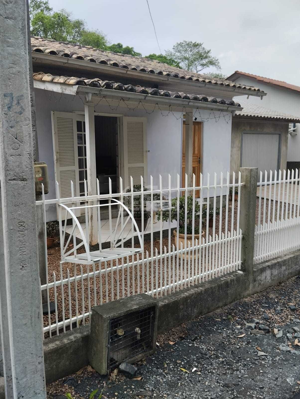 Casa à venda com 2 quartos, 92m² - Foto 1