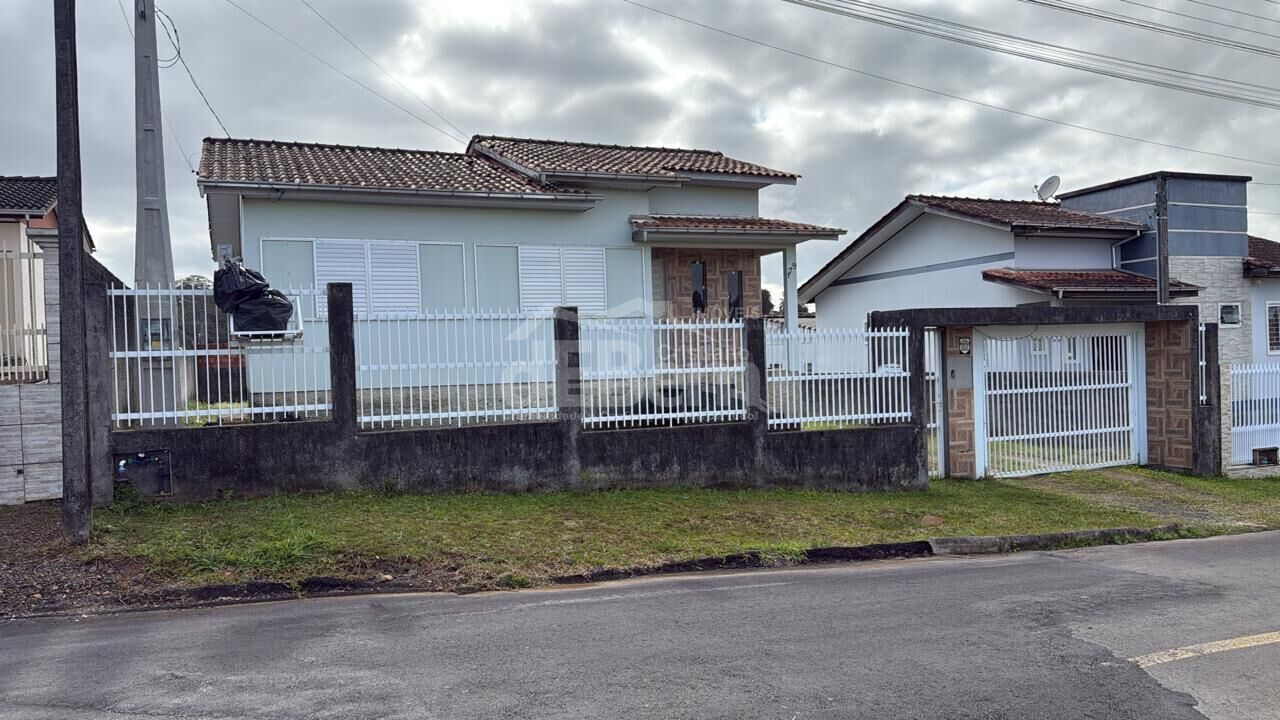 Casa à venda com 3 quartos, 68m² - Foto 2
