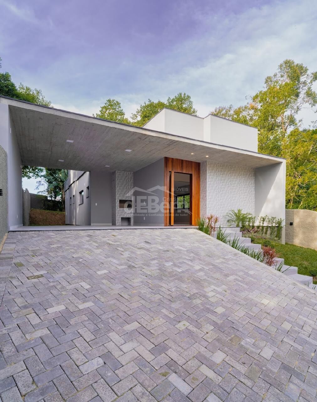 Casa à venda com 3 quartos, 155m² - Foto 1