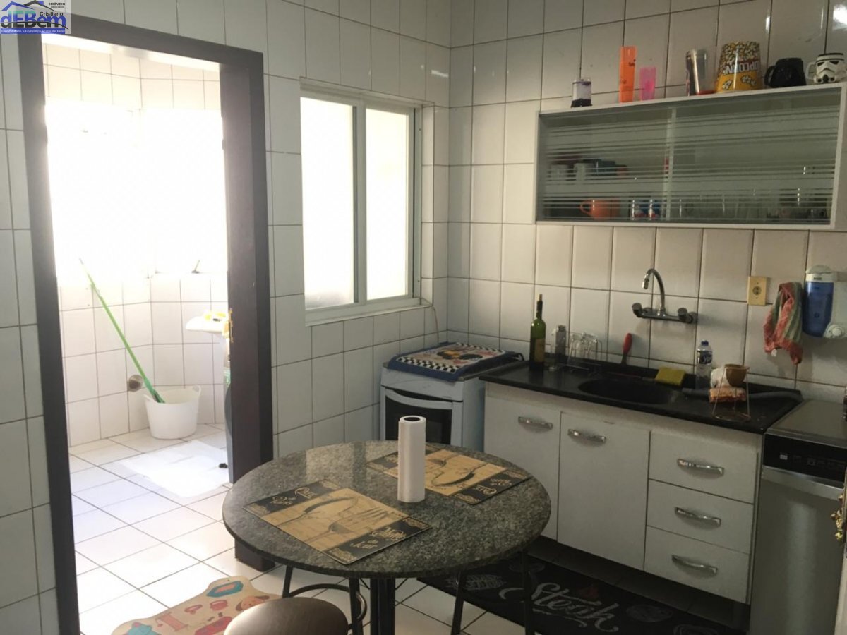 Apartamento à venda com 3 quartos, 99m² - Foto 2