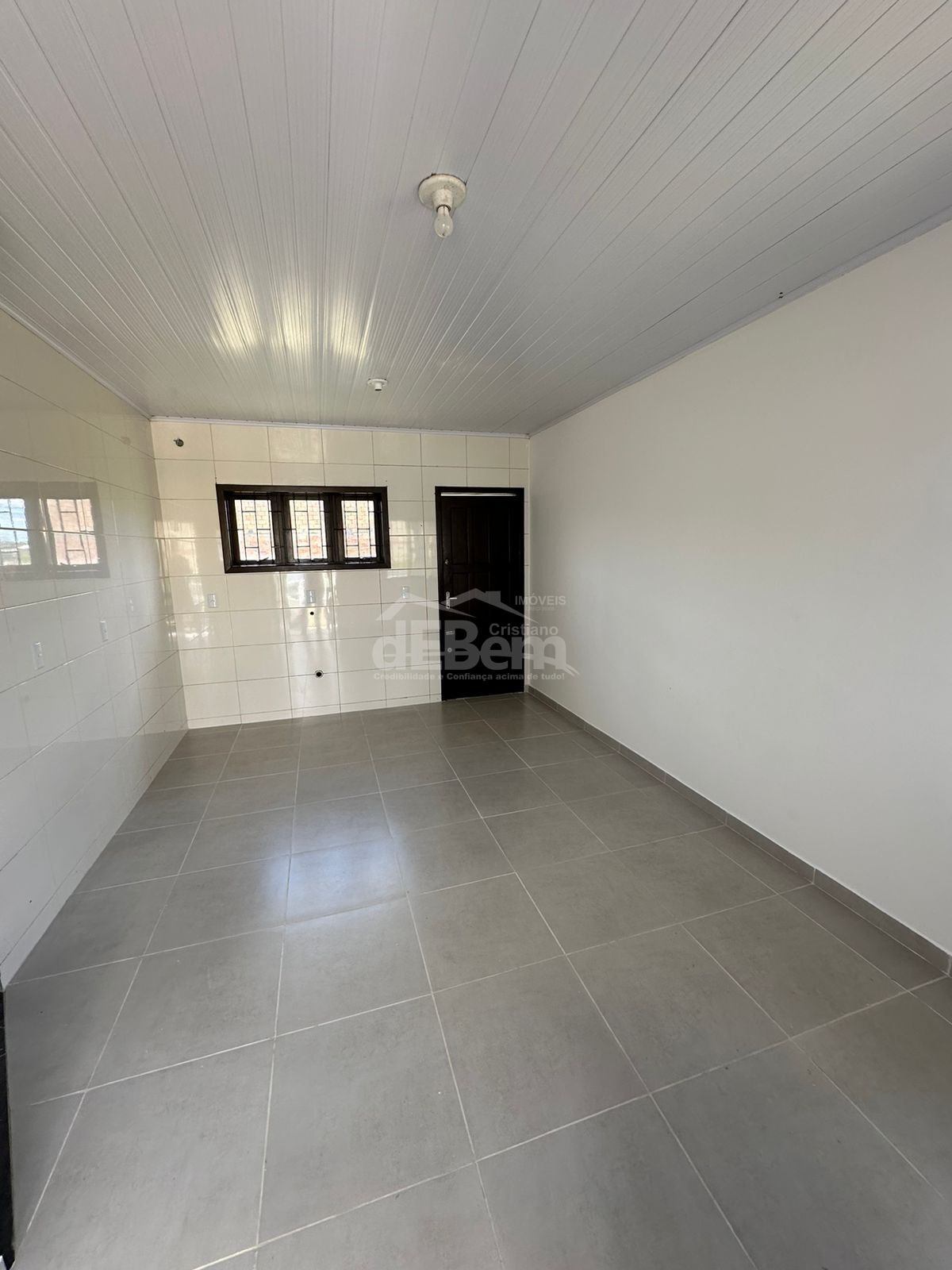 Casa à venda com 2 quartos, 55m² - Foto 4
