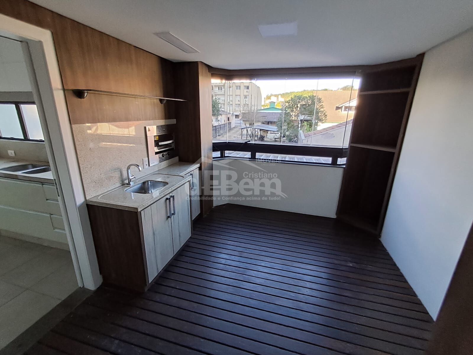 Apartamento à venda com 3 quartos, 169m² - Foto 2