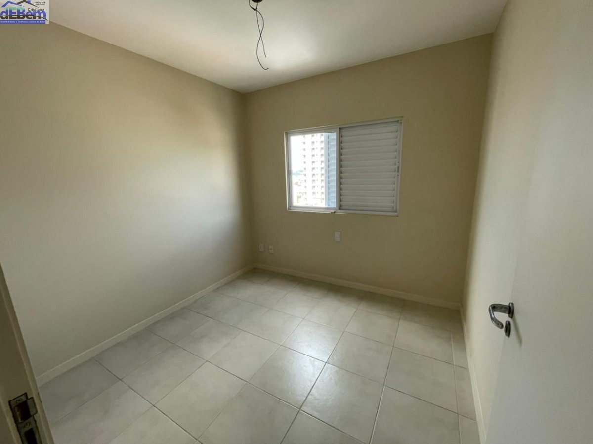 Apartamento à venda com 3 quartos, 103m² - Foto 2