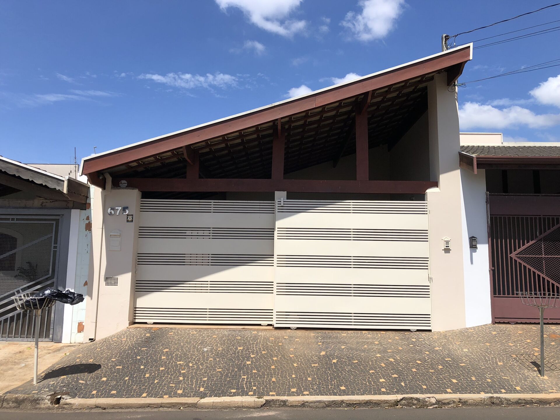 Casa à venda com 3 quartos, 160m² - Foto 1