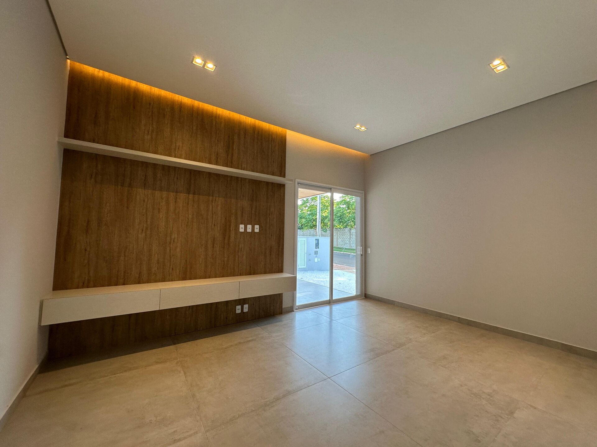 Casa à venda com 2 quartos, 209m² - Foto 4