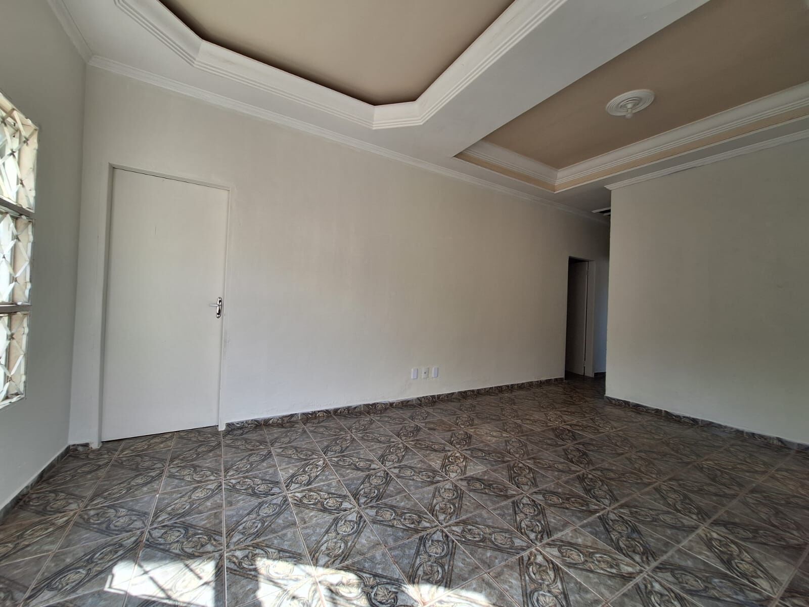 Casa à venda com 2 quartos, 75m² - Foto 4