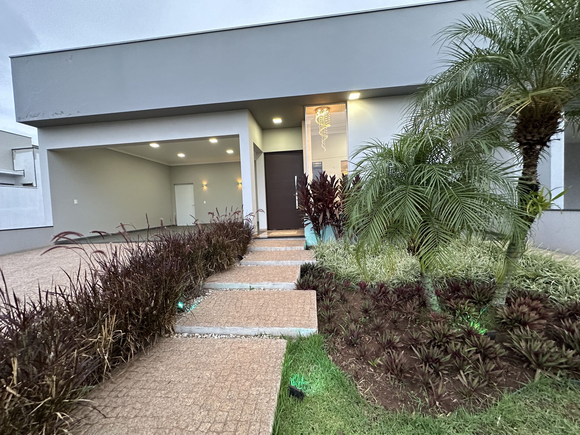 Casa de Condomínio à venda com 2 quartos, 205m² - Foto 1