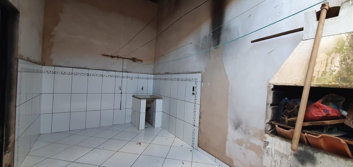 Casa à venda com 2 quartos, 118m² - Foto 9