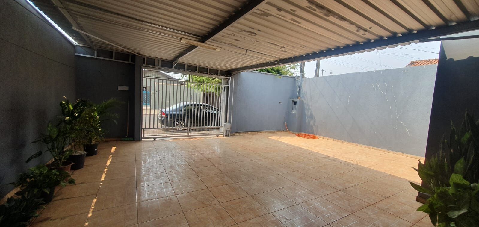 Casa à venda com 2 quartos, 120m² - Foto 1