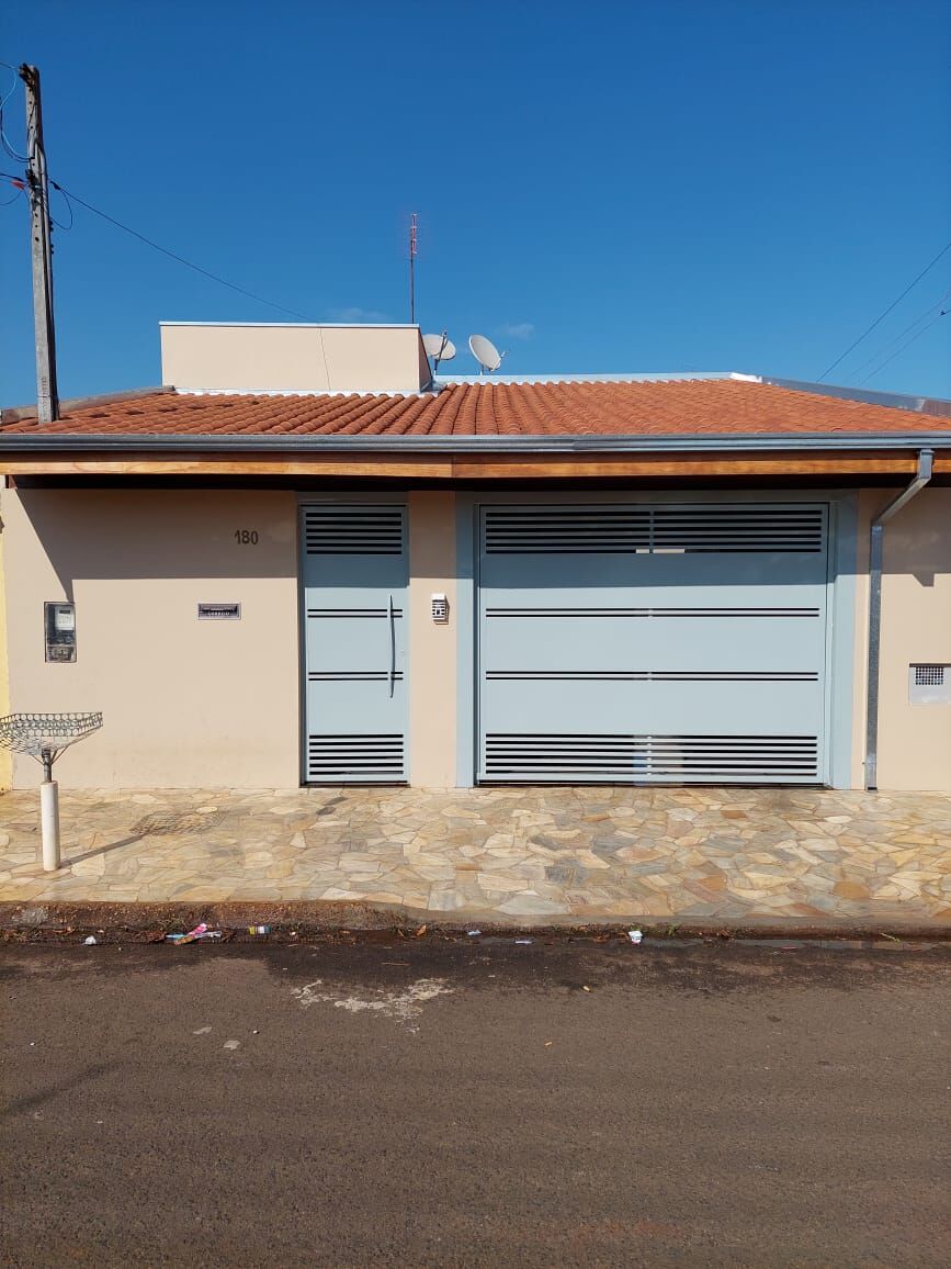 Casa à venda com 2 quartos, 87m² - Foto 1