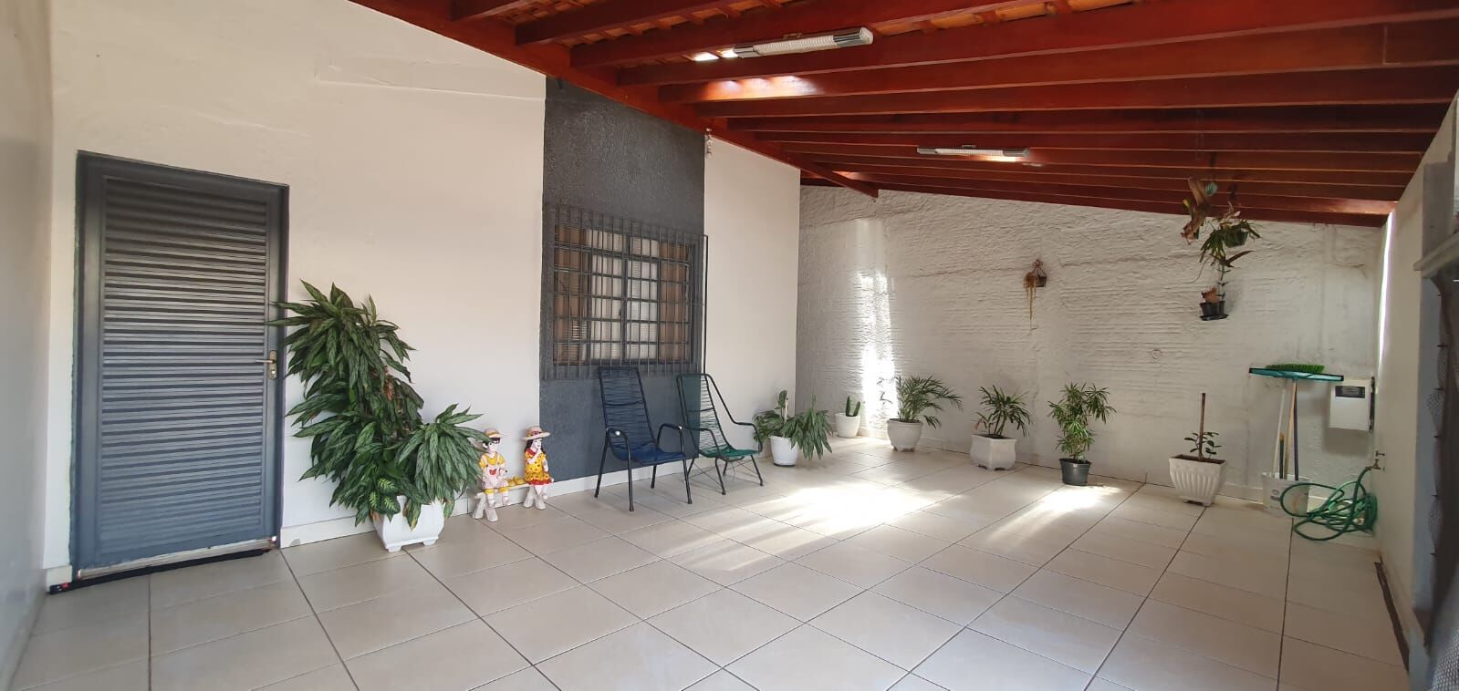 Casa à venda com 2 quartos, 127m² - Foto 2