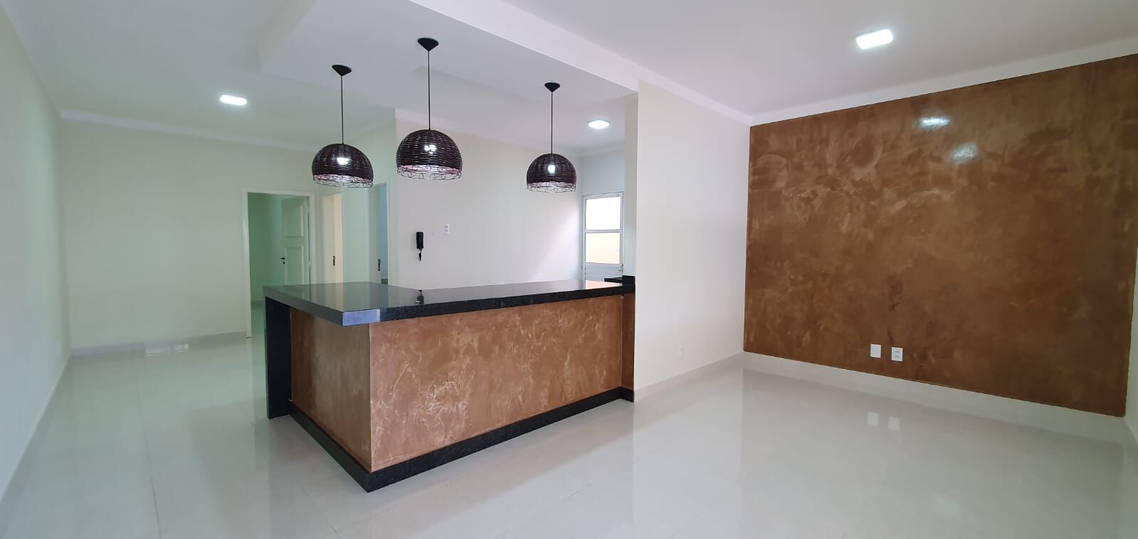 Casa à venda com 2 quartos, 130m² - Foto 1