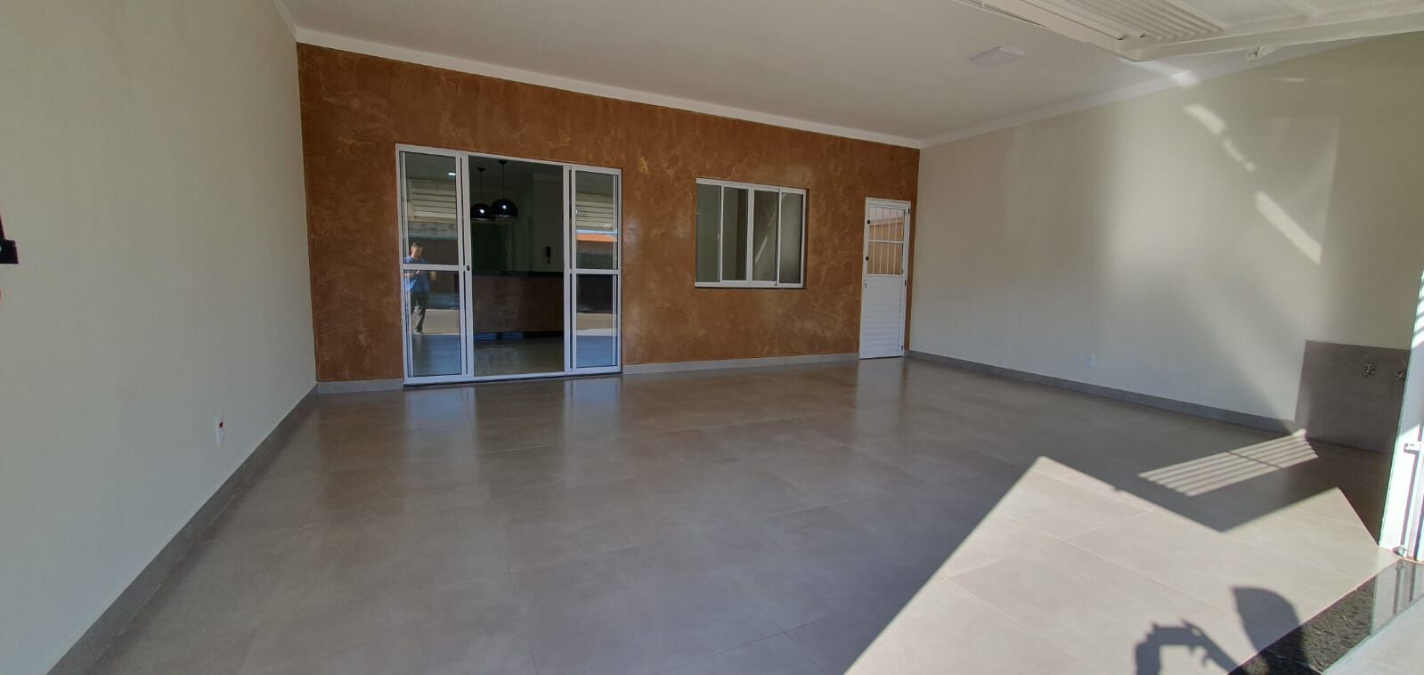 Casa à venda com 2 quartos, 130m² - Foto 2