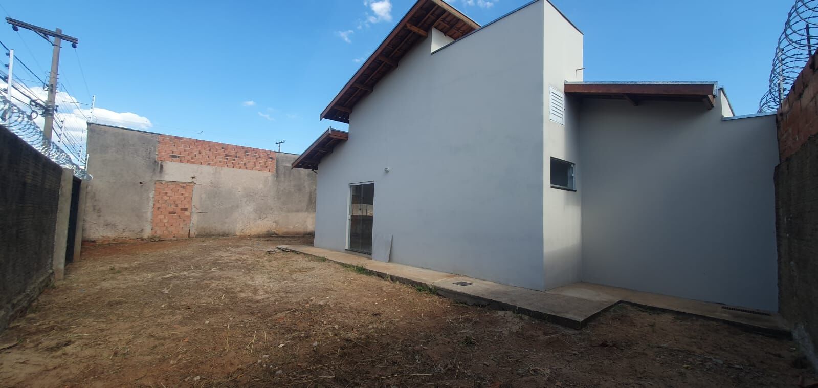 Casa à venda com 2 quartos, 60m² - Foto 12