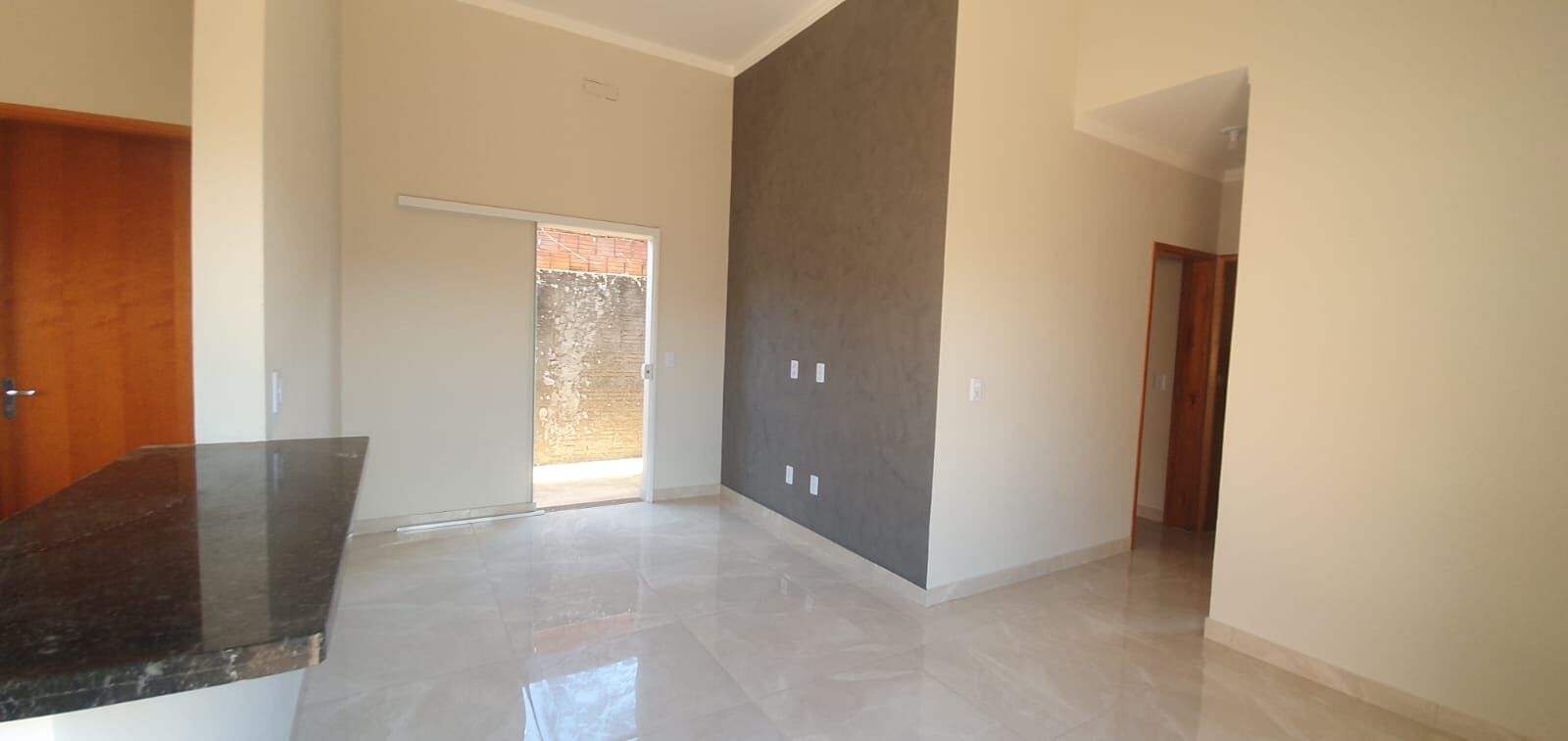 Casa à venda com 2 quartos, 60m² - Foto 4