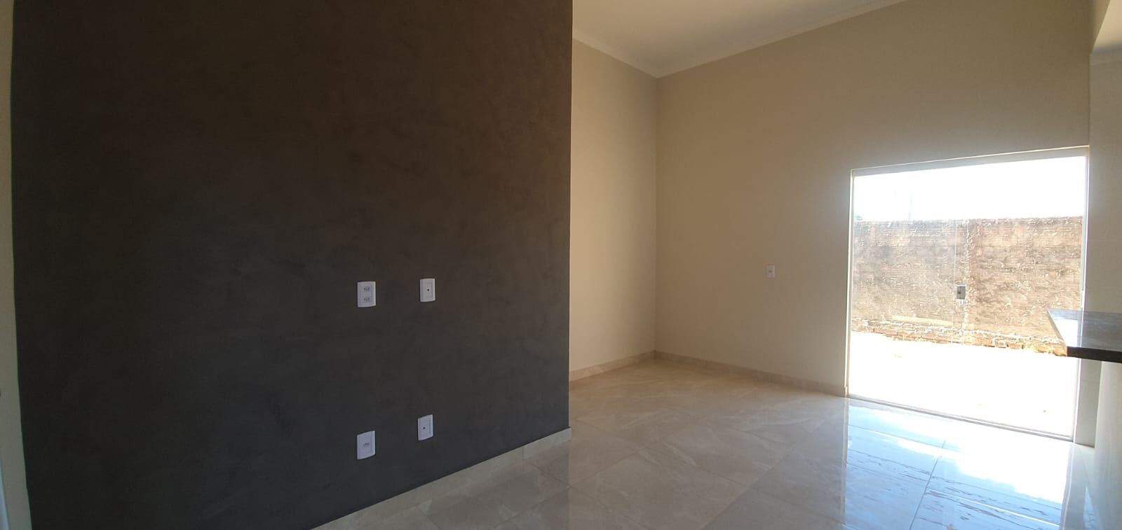 Casa à venda com 2 quartos, 60m² - Foto 2