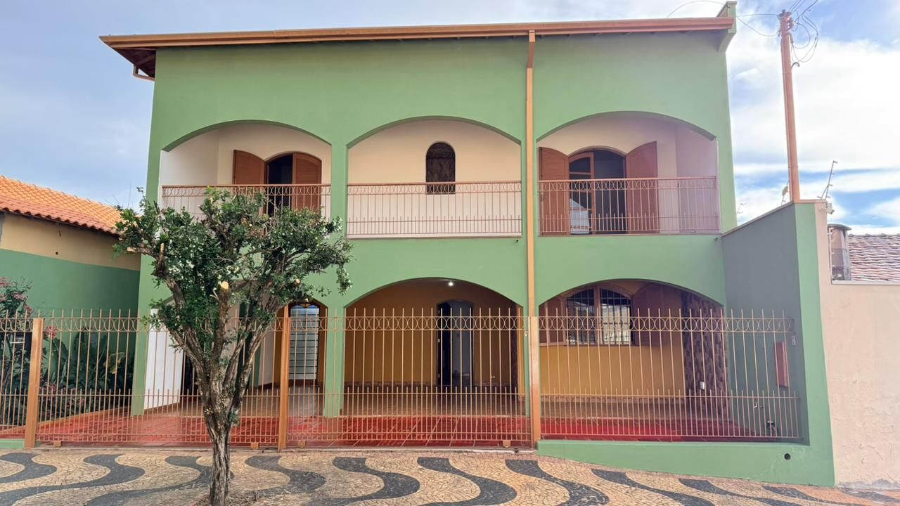 Casa, 5 quartos, 307 m² - Foto 1