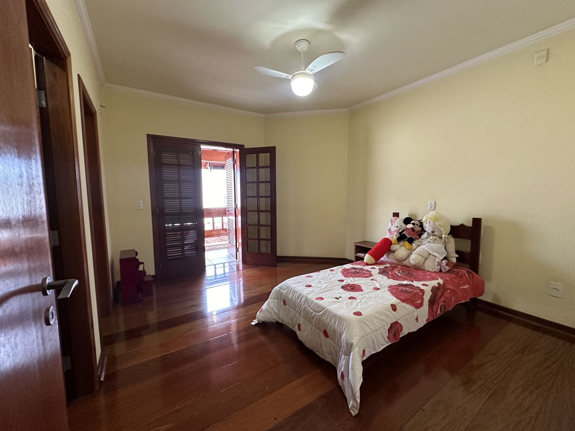 Casa à venda com 4 quartos, 370m² - Foto 14