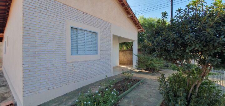 Casa à venda com 2 quartos, 99m² - Foto 1