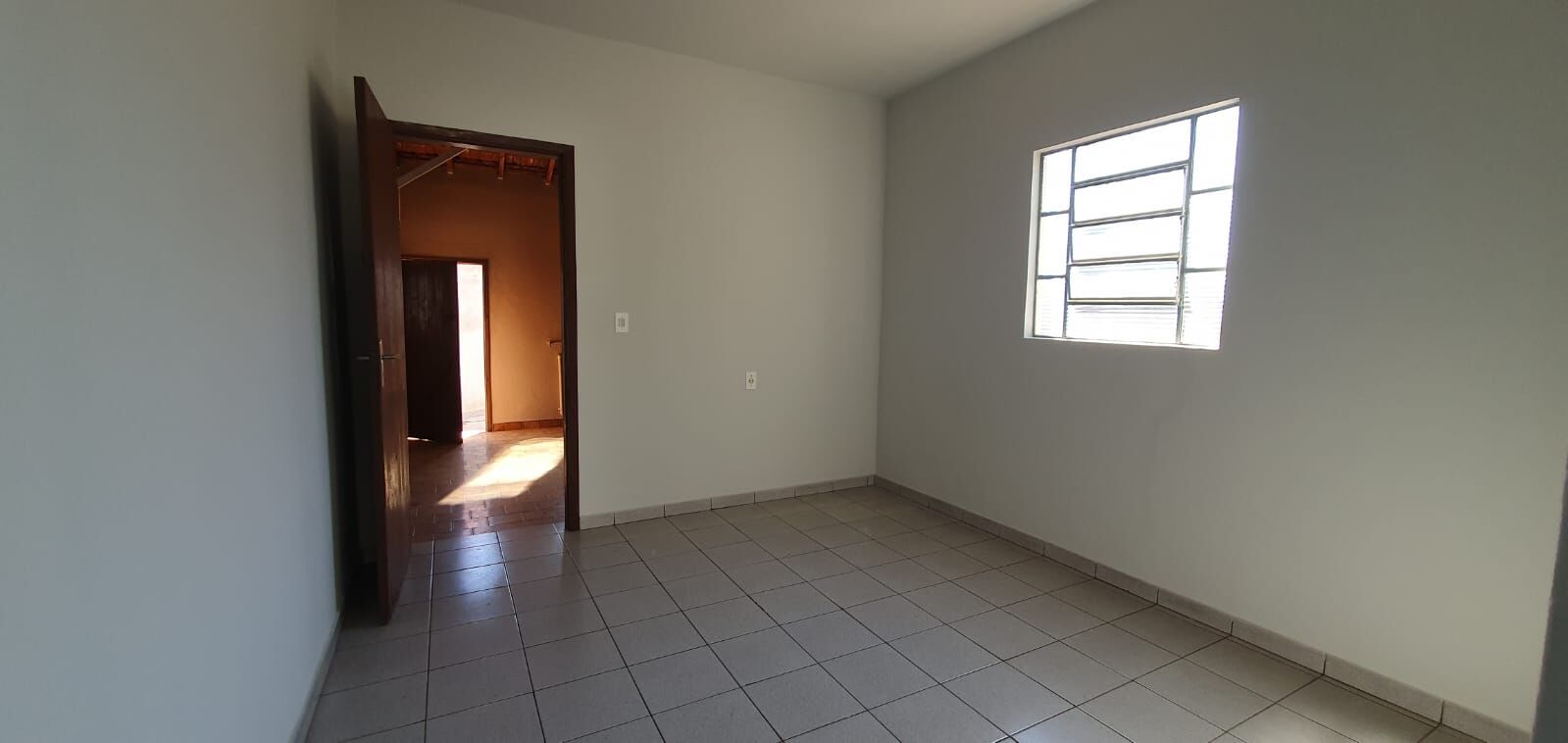 Casa à venda com 2 quartos, 99m² - Foto 4