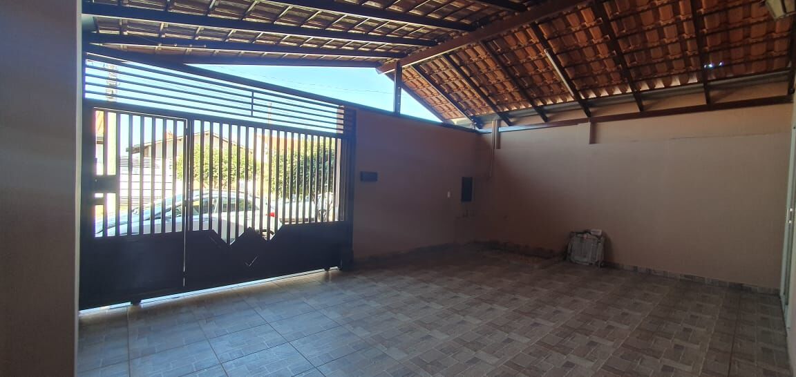 Casa à venda com 2 quartos, 121m² - Foto 2